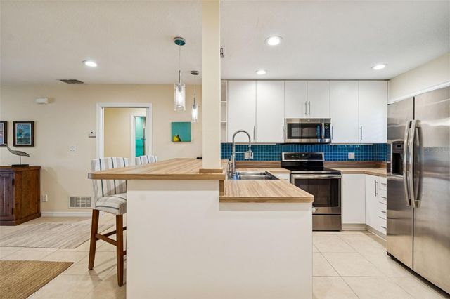 29129 BAY HOLLOW DRIVE 3202, Wesley Chapel, FL 33543