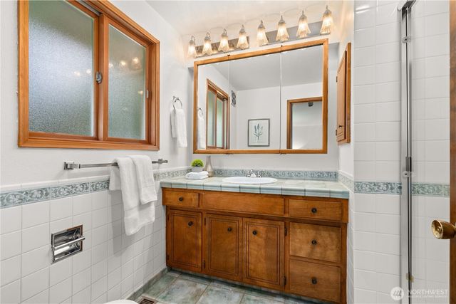 21415 SE 16th Place, Sammamish, WA 98075