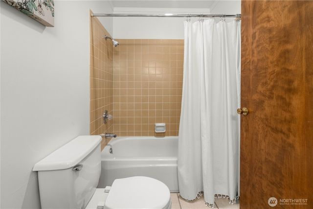 21415 SE 16th Place, Sammamish, WA 98075