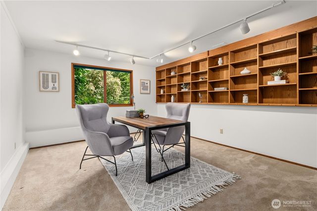 21415 SE 16th Place, Sammamish, WA 98075