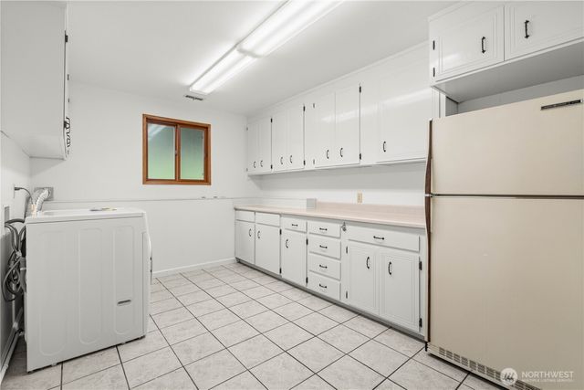 21415 SE 16th Place, Sammamish, WA 98075