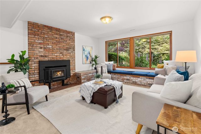 21415 SE 16th Place, Sammamish, WA 98075