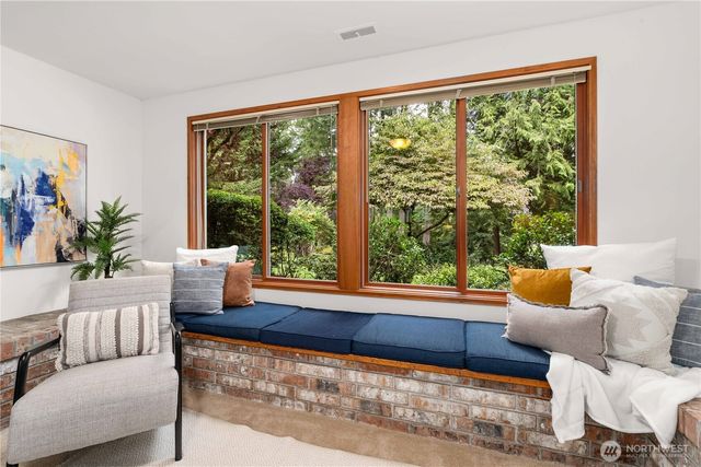 21415 SE 16th Place, Sammamish, WA 98075
