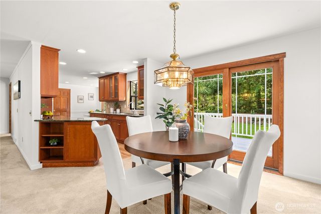 21415 SE 16th Place, Sammamish, WA 98075