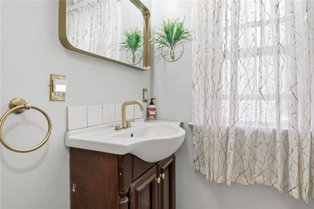 24 Goebel Place, Rochester, NY 14620