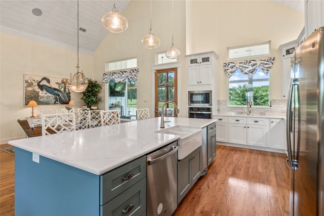 18076 Country Club Drive, Kemp, TX 75143