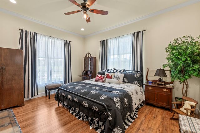 18076 Country Club Drive, Kemp, TX 75143