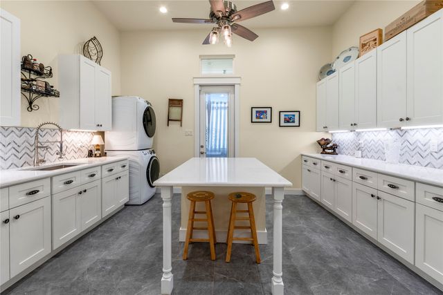 18076 Country Club Drive, Kemp, TX 75143