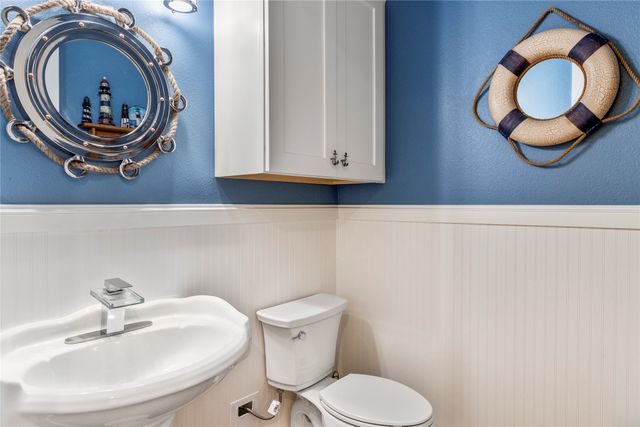 18076 Country Club Drive, Kemp, TX 75143