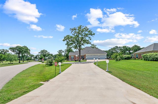 18076 Country Club Drive, Kemp, TX 75143