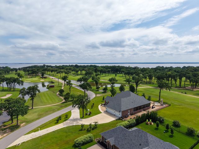 18076 Country Club Drive, Kemp, TX 75143