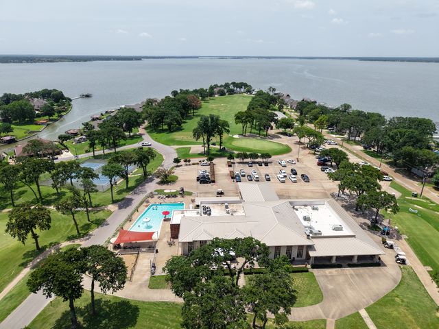 18076 Country Club Drive, Kemp, TX 75143