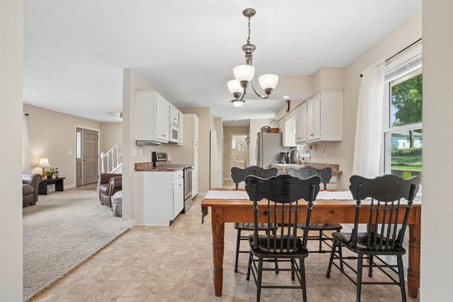 1535 Maxine Avenue, Waterloo, IA 50701