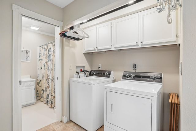 1535 Maxine Avenue, Waterloo, IA 50701