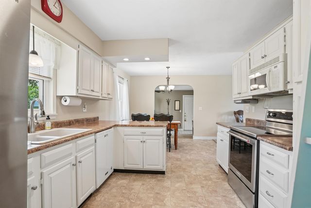 1535 Maxine Avenue, Waterloo, IA 50701