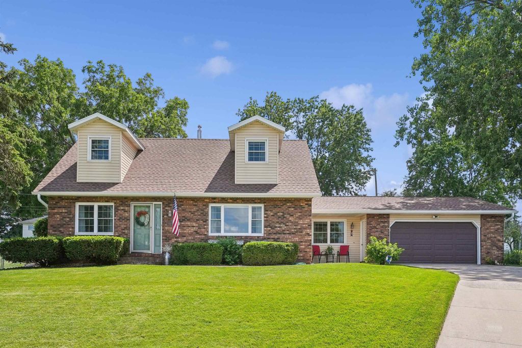 1535 Maxine Avenue, Waterloo, IA 50701