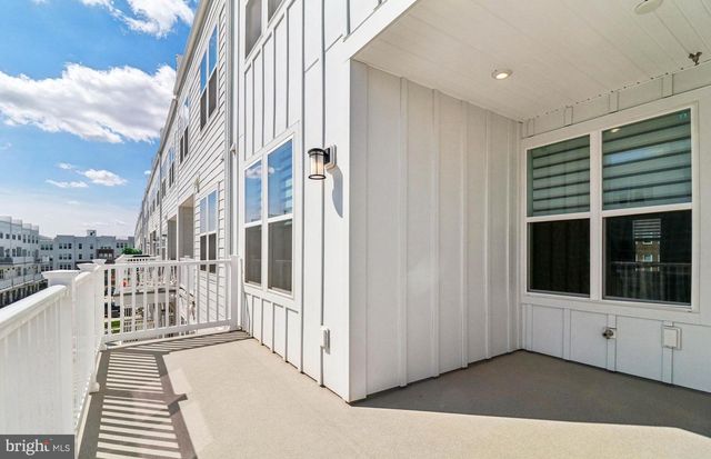 19814 LAVENDER DUST SQ, Ashburn, VA 20147