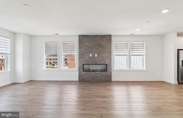 19814 LAVENDER DUST SQ, Ashburn, VA 20147