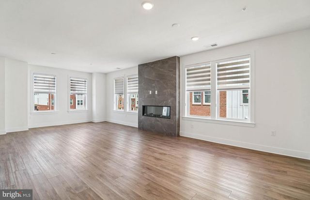 19814 LAVENDER DUST SQ, Ashburn, VA 20147