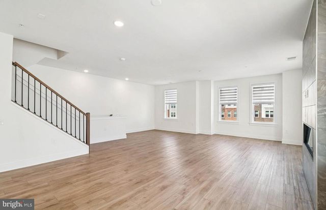 19814 LAVENDER DUST SQ, Ashburn, VA 20147