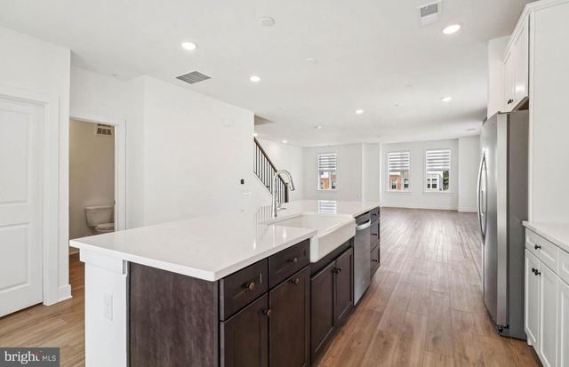 19814 LAVENDER DUST SQ, Ashburn, VA 20147