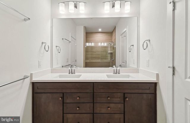 19814 LAVENDER DUST SQ, Ashburn, VA 20147