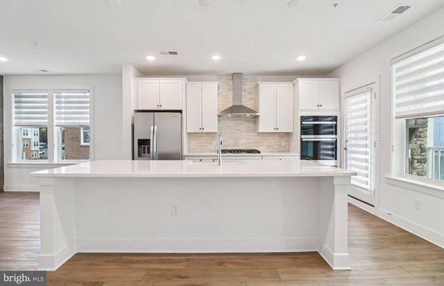19814 LAVENDER DUST SQ, Ashburn, VA 20147