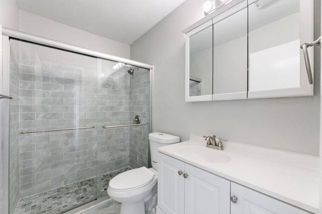 9143 Highway 55 305, Golden Valley, MN 55427