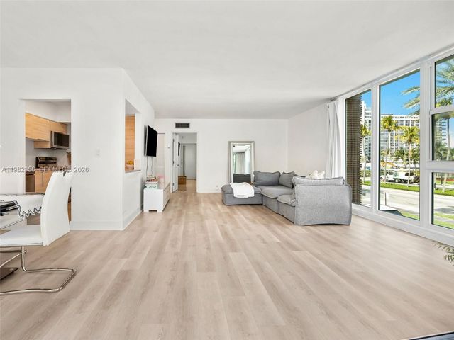 10210 Collins Ave 202, Bal Harbour, FL 33154