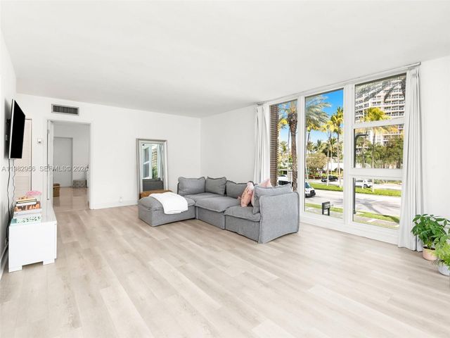 10210 Collins Ave 202, Bal Harbour, FL 33154