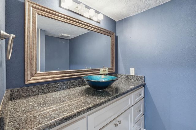 18024 Starboard Drive, Houston, TX 77058