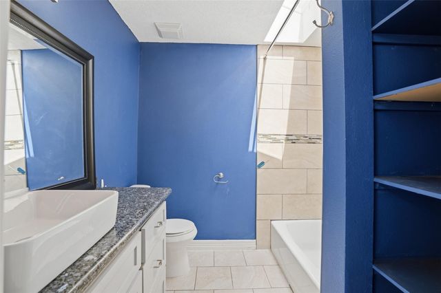 18024 Starboard Drive, Houston, TX 77058