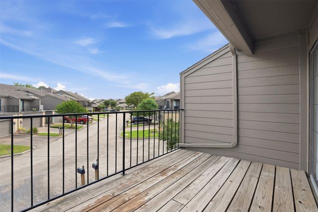 18024 Starboard Drive, Houston, TX 77058