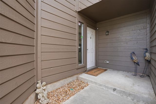 18024 Starboard Drive, Houston, TX 77058