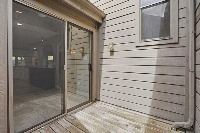 18024 Starboard Drive, Houston, TX 77058