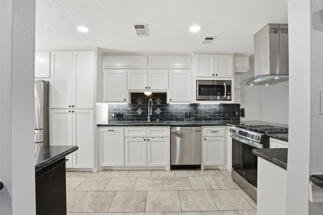 18024 Starboard Drive, Houston, TX 77058