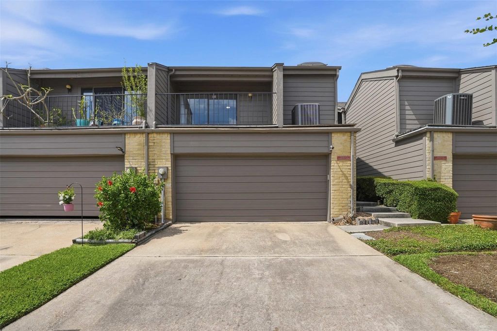 18024 Starboard Drive, Houston, TX 77058