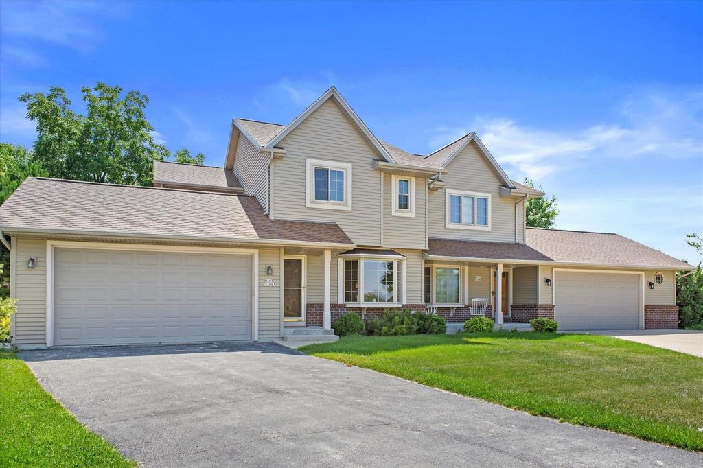 N167W21081 Scot COURT, Jackson, WI 53037