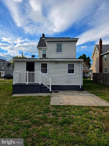 452 W BROAD ST, Gibbstown, NJ 08027