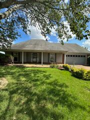9095 HERVAY CV, Memphis, TN 38016