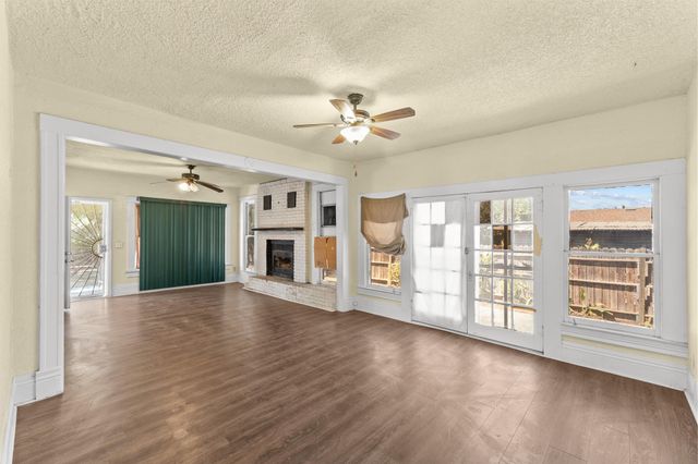 15630 Seville Avenue, Visalia, CA 93292