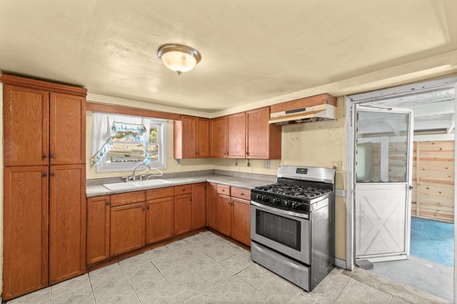 15630 Seville Avenue, Visalia, CA 93292