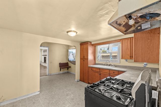 15630 Seville Avenue, Visalia, CA 93292