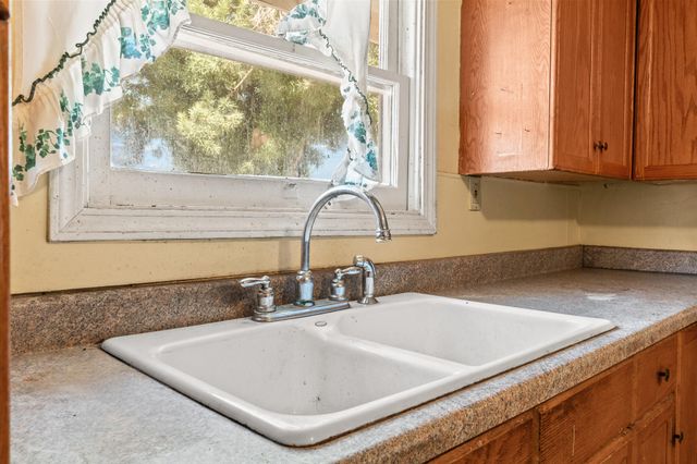 15630 Seville Avenue, Visalia, CA 93292