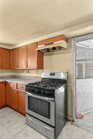 15630 Seville Avenue, Visalia, CA 93292