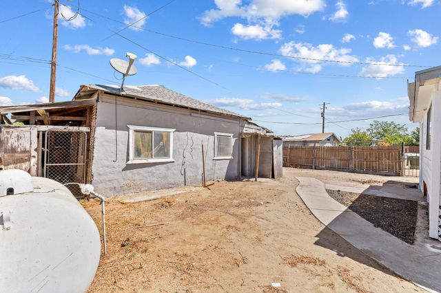 15630 Seville Avenue, Visalia, CA 93292