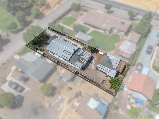 15630 Seville Avenue, Visalia, CA 93292