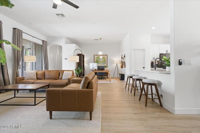 1311 S CANYON OAKS Way, Chandler, AZ 85286