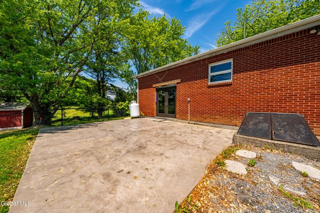 412 Font Grove Road, New Scotland, NY 12159