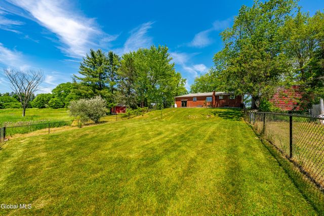 412 Font Grove Road, New Scotland, NY 12159